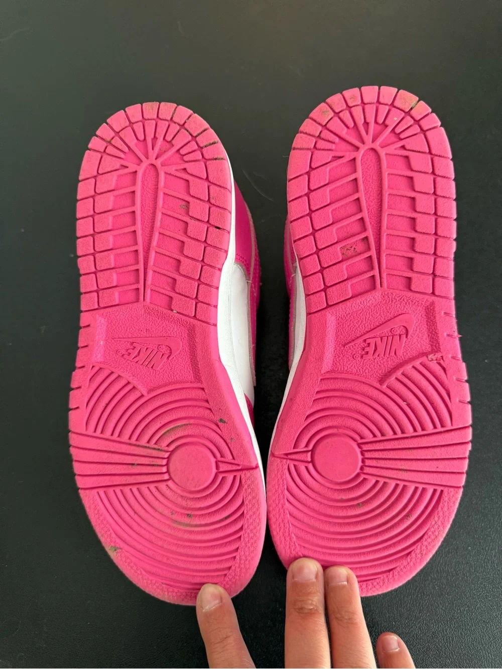 Nike Dunk Kids Low-Top Sneakers in White and Hot Pink Youth 2